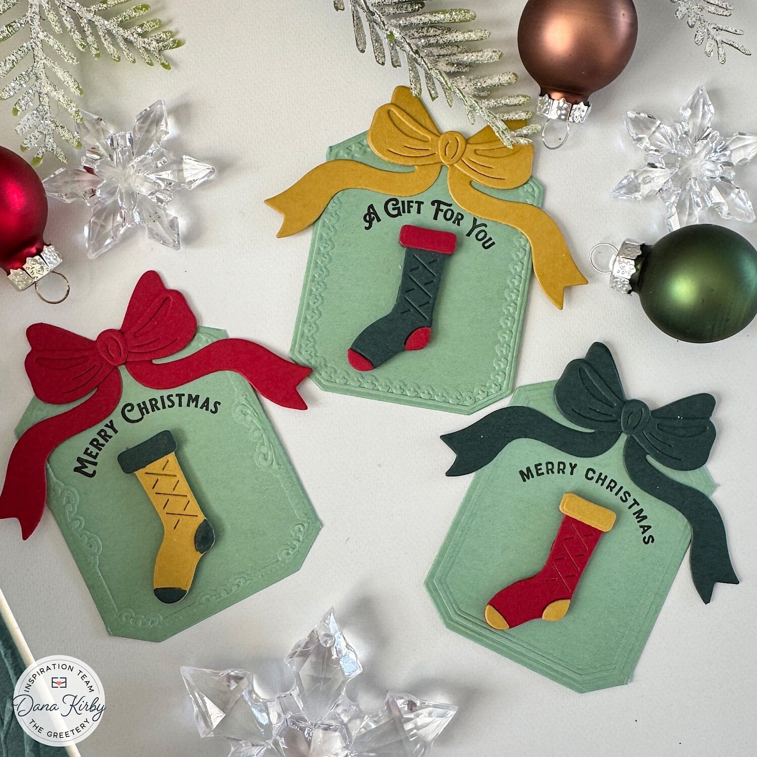 Large Linked Labels Embossing Folder