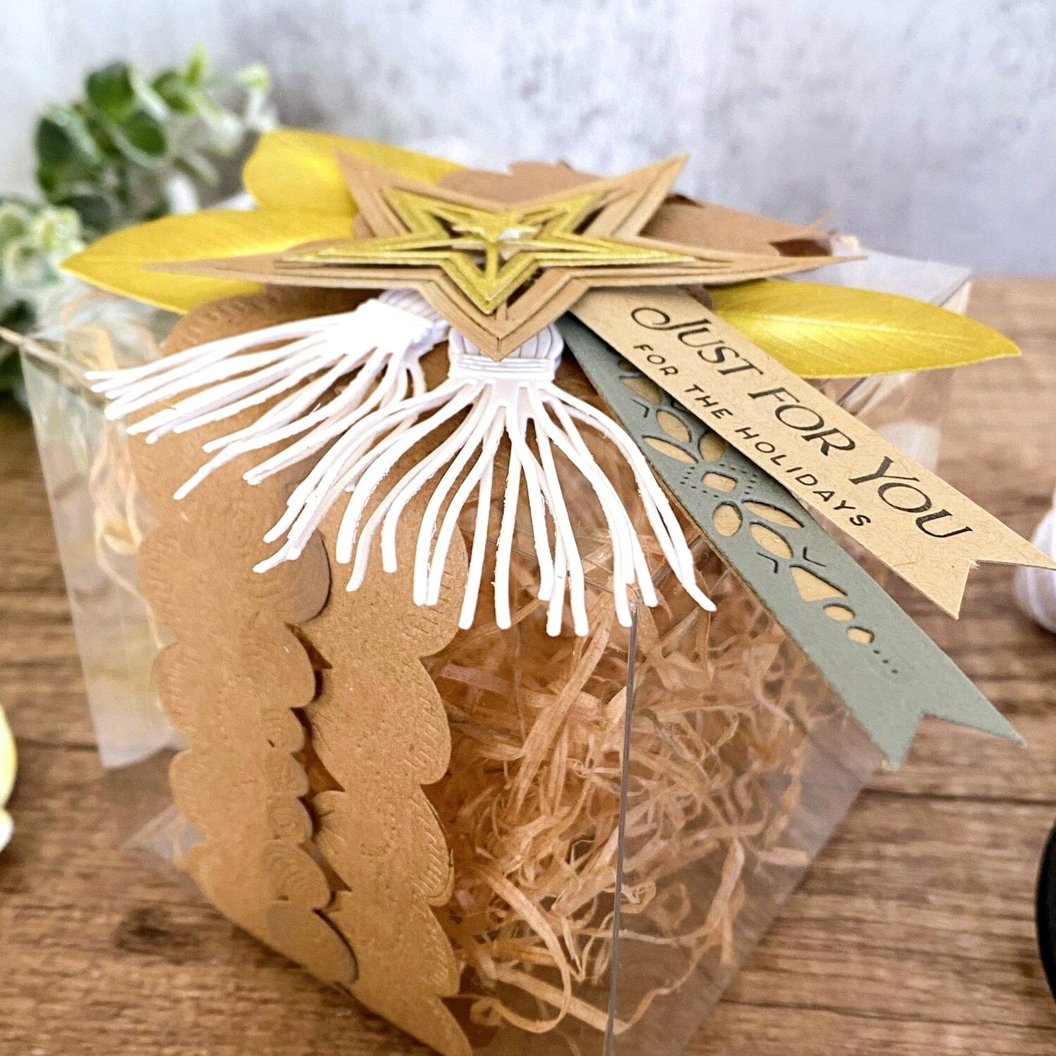 Ribbon Maker: Wood Bead Garland Die