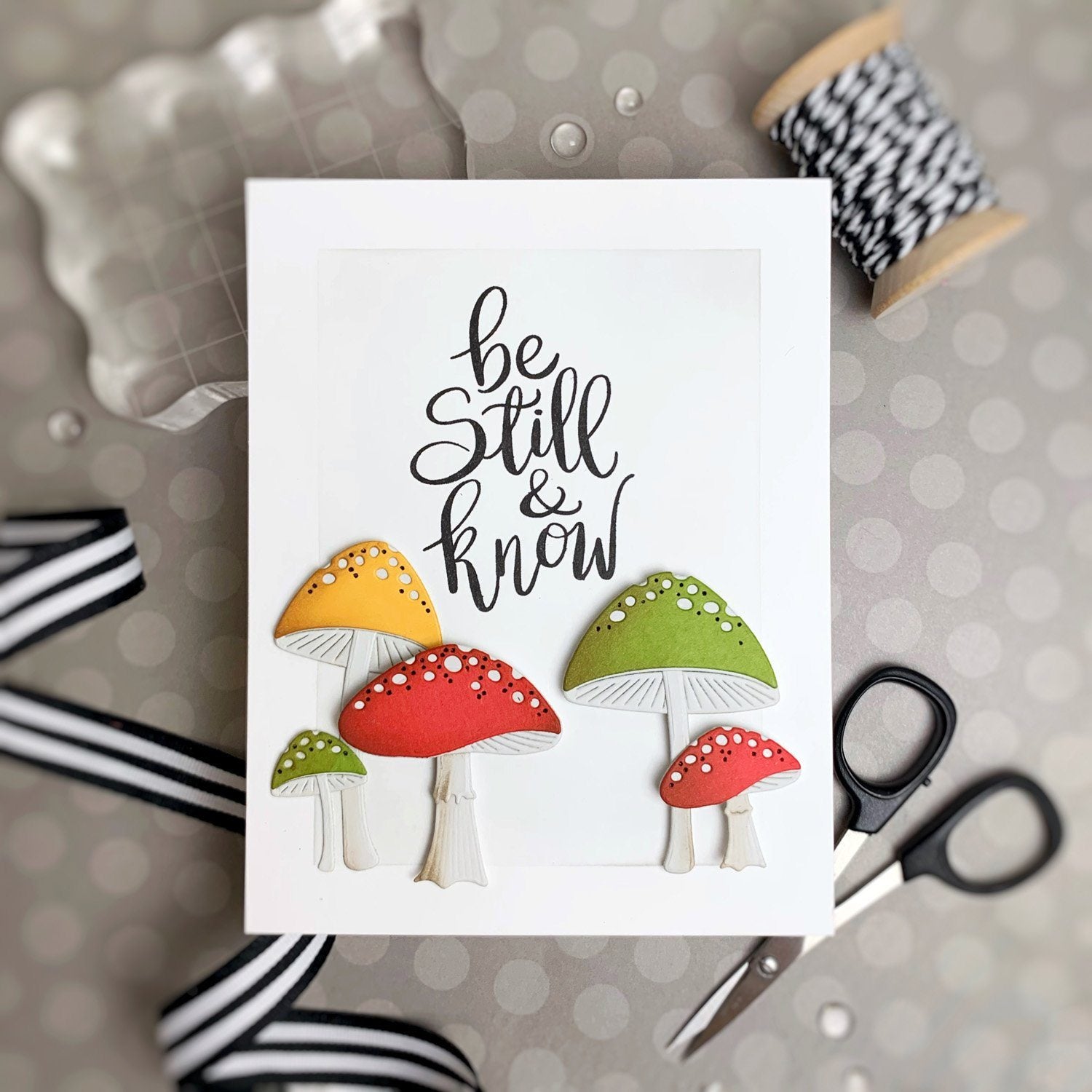 BotaniCuts Toadstool Garden Die