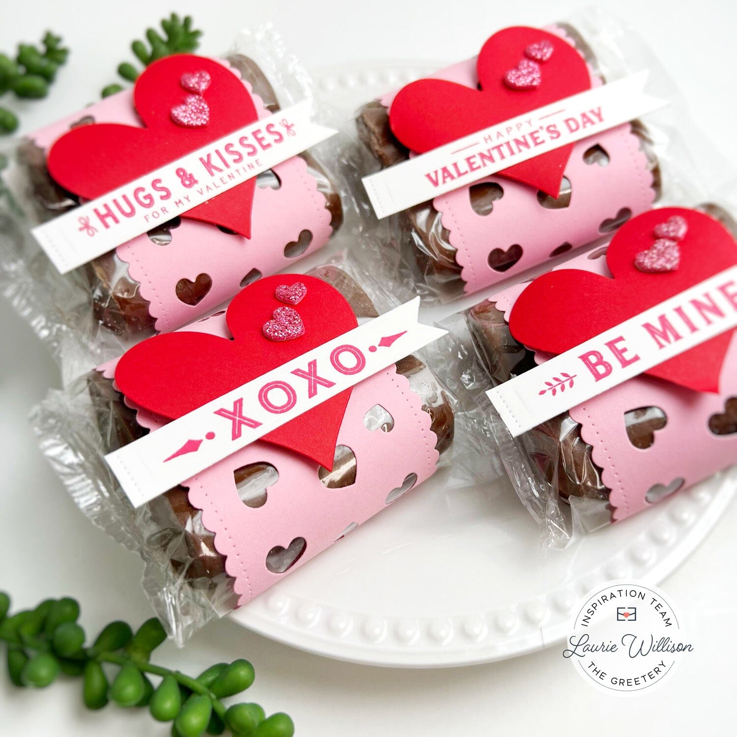 Ribbon Maker: Scalloped Hearts Die