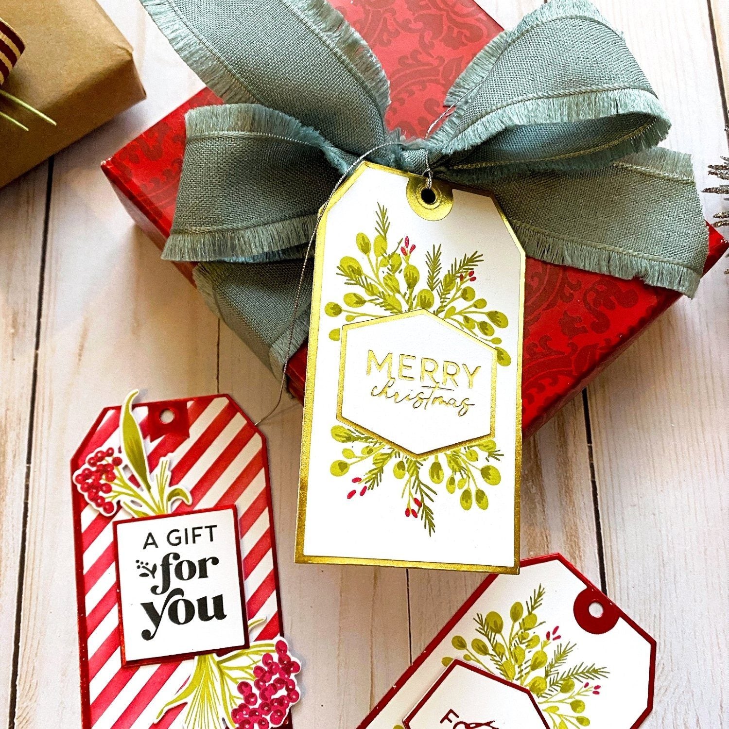 Tag Team Duo: Holiday Surrounds Stamp Set