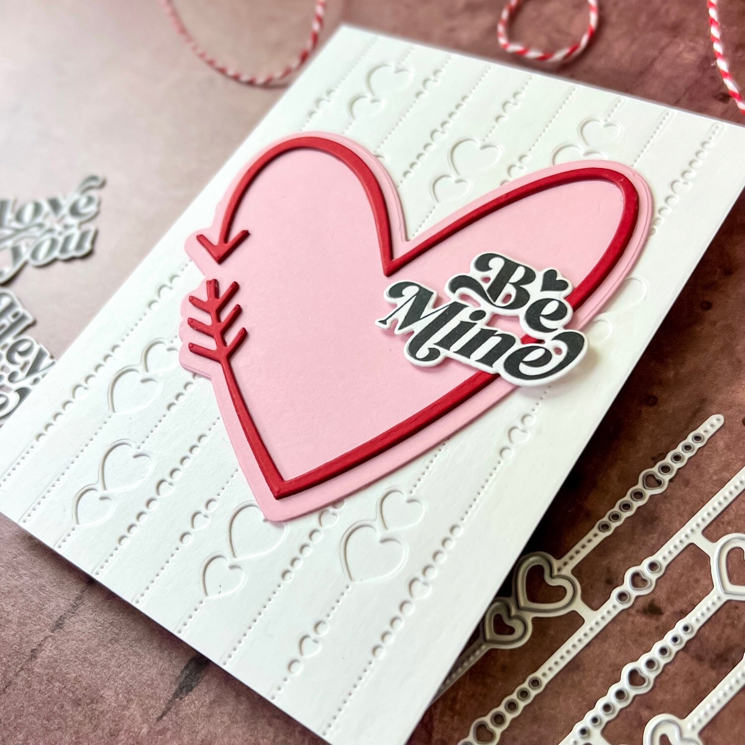Falling Hearts Background Die