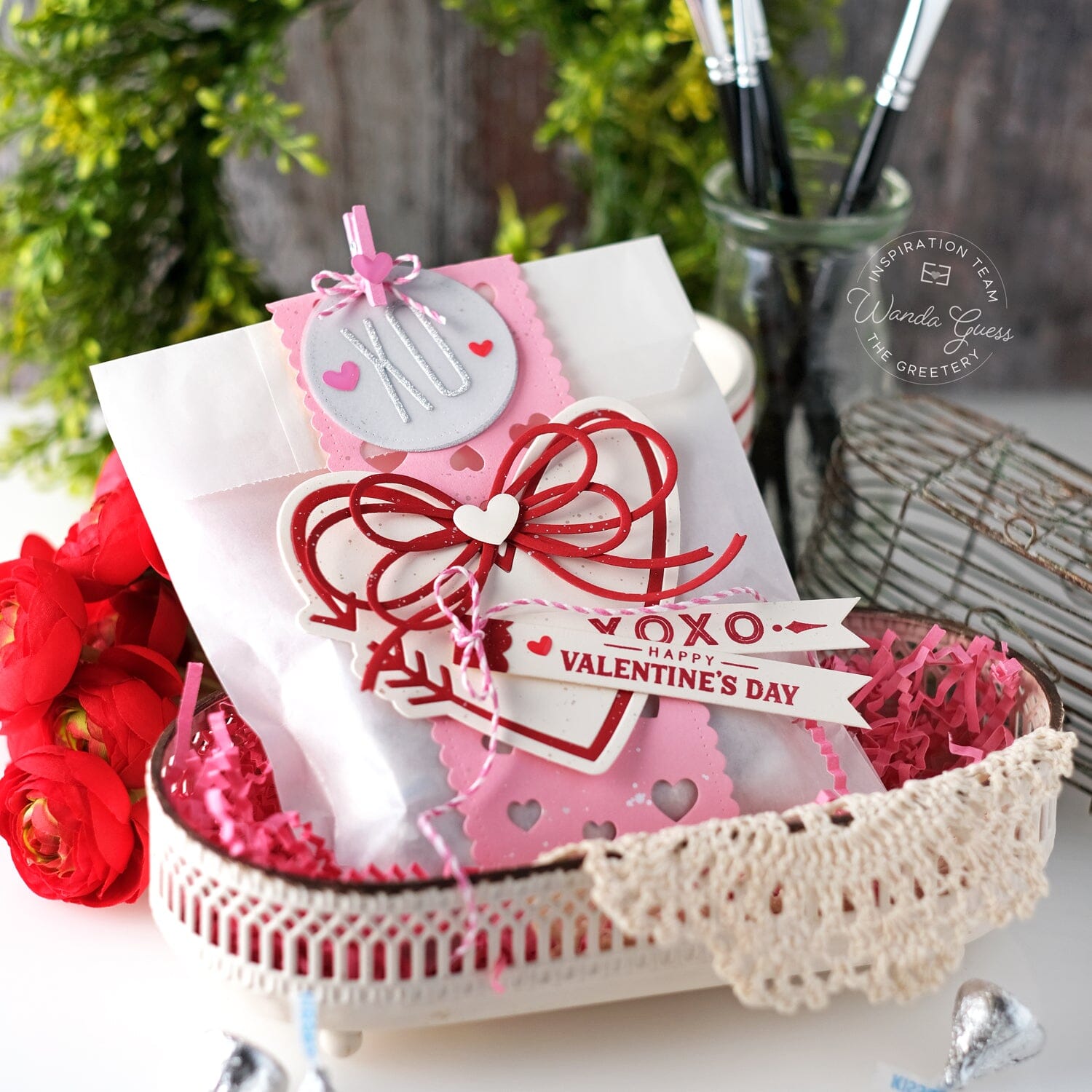 Ribbon Maker: Scalloped Hearts Die