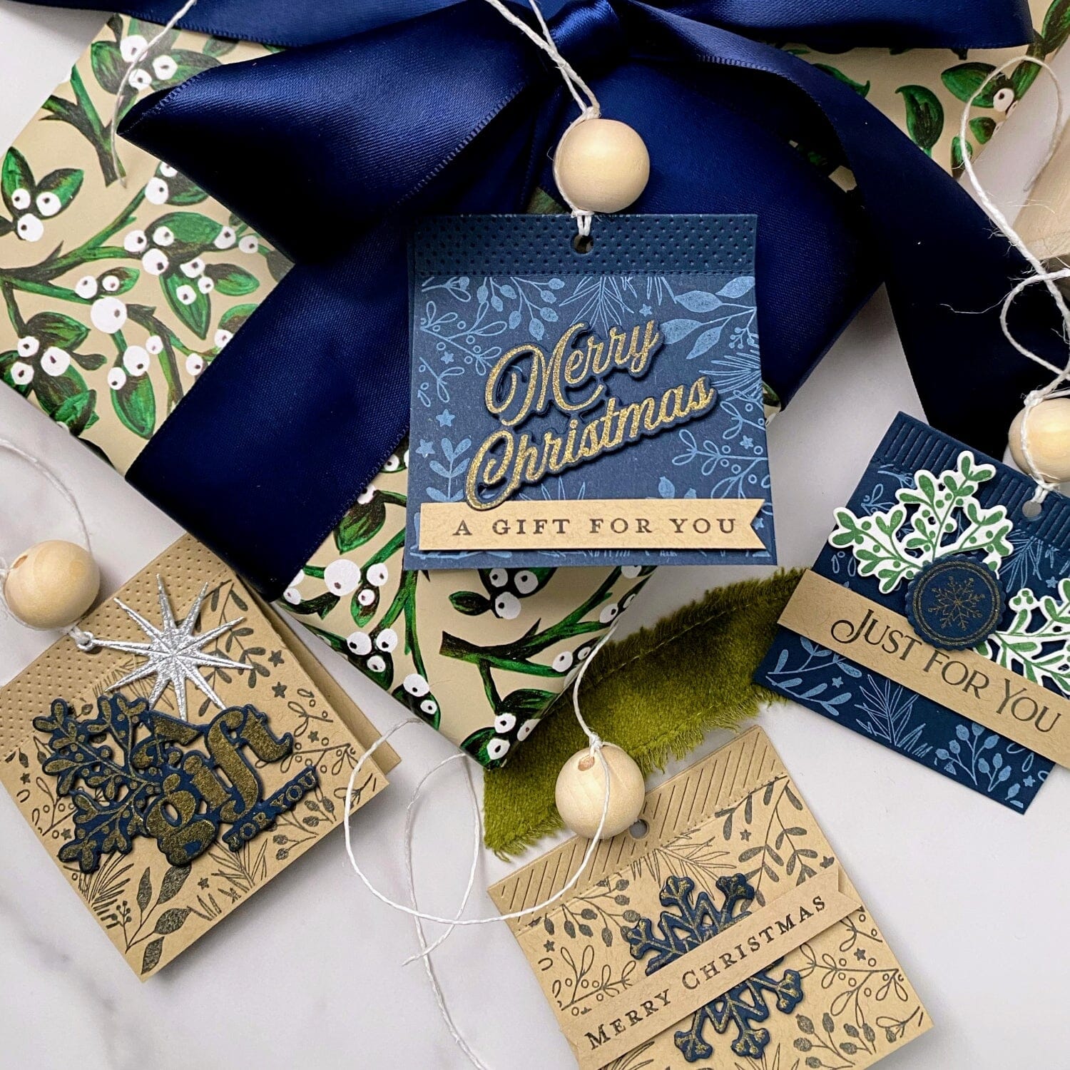 Four Square Holiday Tag Elements Die
